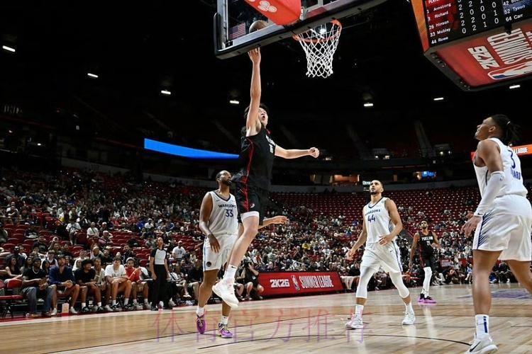 杨瀚森砍下首分2篮板，勇士119-97大胜开拓者 夏普贡献19分